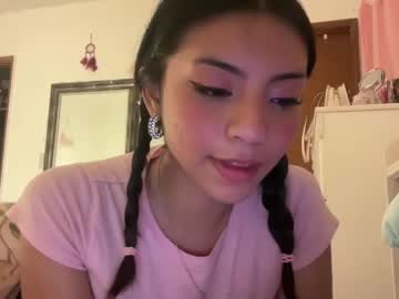girl
        purpl3h4z3 cam image #215772
