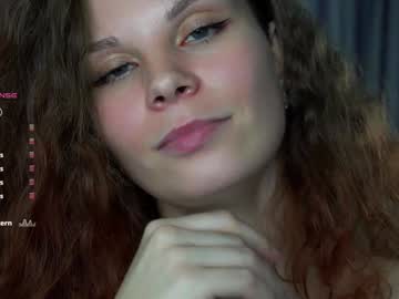 girl
        southofhere_ cam image #208725