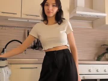 girl
        aimeerogers cam image #70960