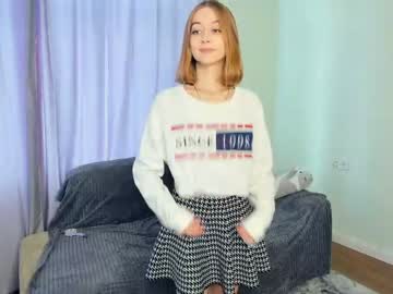 girl
        adelveigel cam image #104812