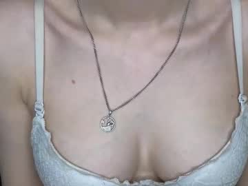 girl
        orangelabel cam image #261238