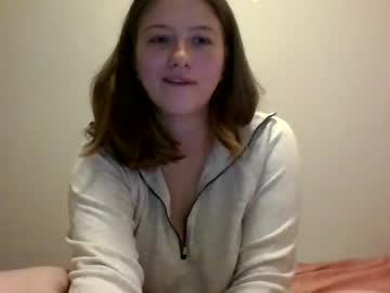 girl
        nakedmomma cam image #170607