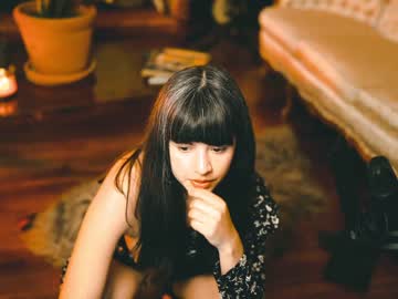 girl
        ingennui cam image #9879