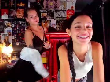 girl
        totallysp1ce cam image #152847