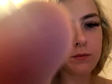 girl
        shiestykat999 cam image #177729