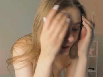 girl
        arky_b1y cam image #115535