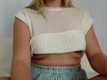 girl Latina Sex Cam with innocentblonde789