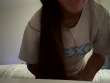 girl Latina Sex Cam with allyours_1997