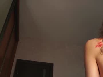 girl
        lynnaharriss cam image #188561