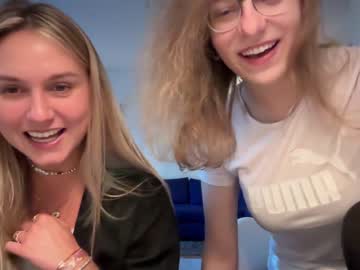 girl
        lillybambus cam image #121759