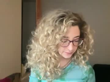 girl
        themissstevie cam image #86707