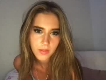 girl
        anderson_lily cam image #104956