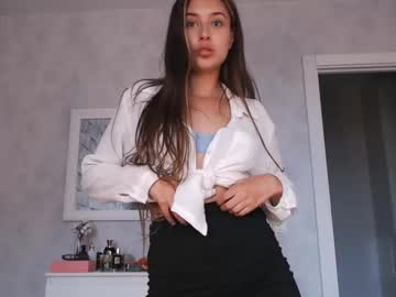 girl
        lisa_amato cam image #190640
