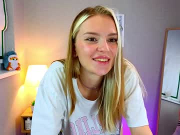 girl
        march_sun cam image #201801