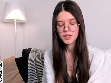 girl
        hellogentlemana cam image #149714