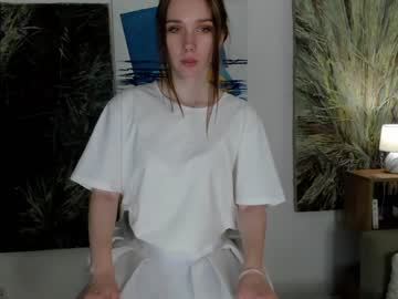 girl
        wilonafarlow cam image #172040