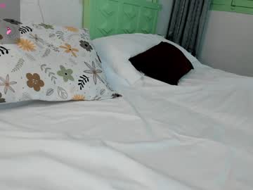 girl
        bella_pocahontas3 cam image #193122