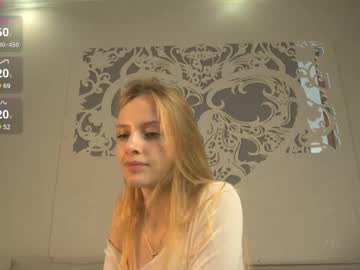 girl Latina Sex Cam with throphyeva