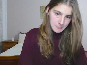 girl
        little_kitt1y_ cam image #125447
