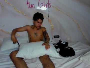 couple
        two_more_cum_55 cam image #156976