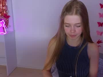 girl Latina Sex Cam with riinaaa