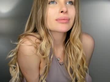 girl
        harriethudson cam image #129893