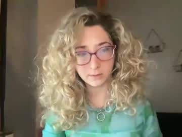 girl
        themissstevie cam image #86755