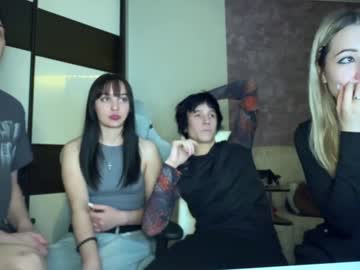 couple
        lucello_luv cam image #194020