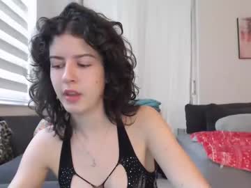 girl
        frenchava cam image #79856
