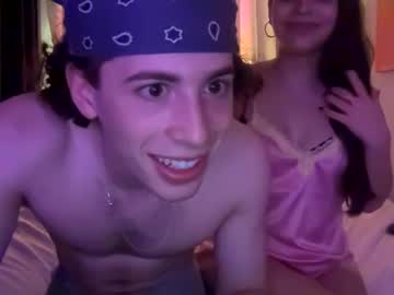 couple Latina Sex Cam with yaraandleo
