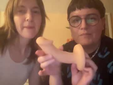 couple
        sam_and_sub cam image #70785