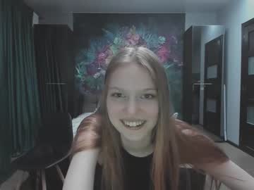 girl
        annichka cam image #97893