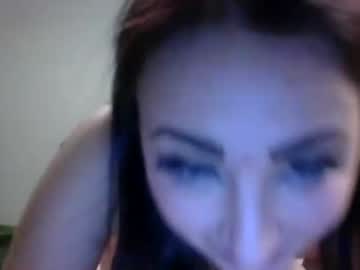 girl
        lunalou444 cam image #132348