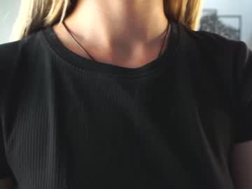 girl
        pollycilley cam image #195287