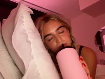 girl
        morganmoore cam image #123331