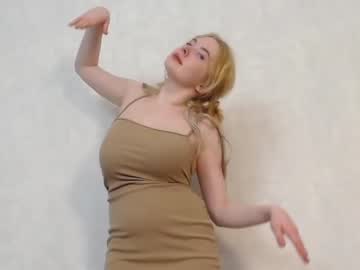 girl
        regina_wouter cam image #158704
