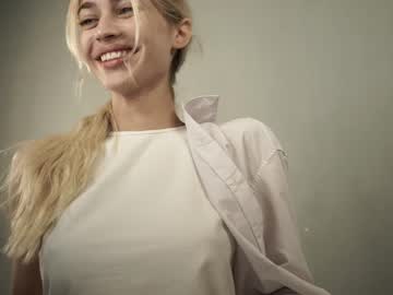 girl
        cuteelsa_ cam image #100066