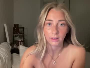 girl
        libbyrae cam image #233633