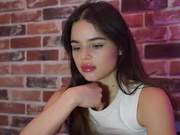 girl
        lindaclars cam image #207905