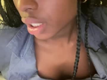 girl
        bellaeast9890 cam image #149391