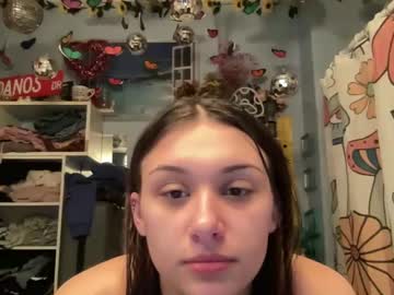 girl
        fairygirlcait cam image #161798