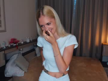girl
        editaboddy cam image #186332