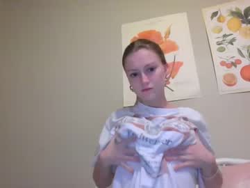 girl
        ellenglow69 cam image #160951
