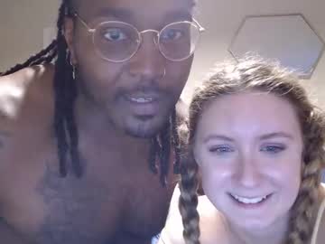 couple
        violetxdaddy cam image #203565