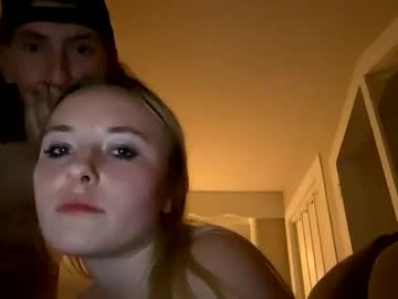 couple
        lilbit221 cam image #216500