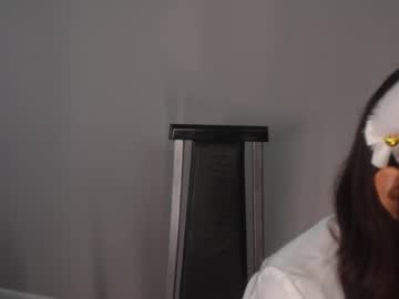 girl
        younayuna cam image #265730