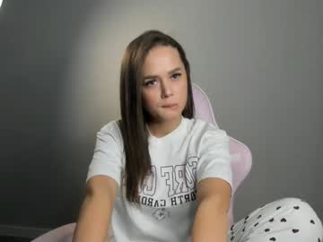girl
        brittcubitt cam image #150828