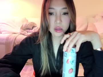 girl
        mellykim cam image #140786