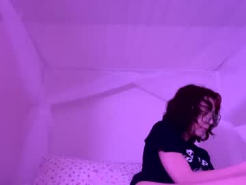 girl
        stonerpixie cam image #68536