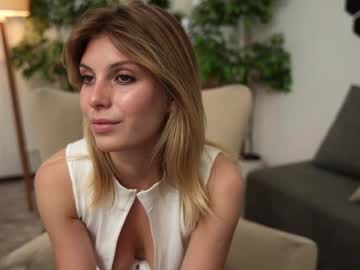 girl Latina Sex Cam with elegant_vibes